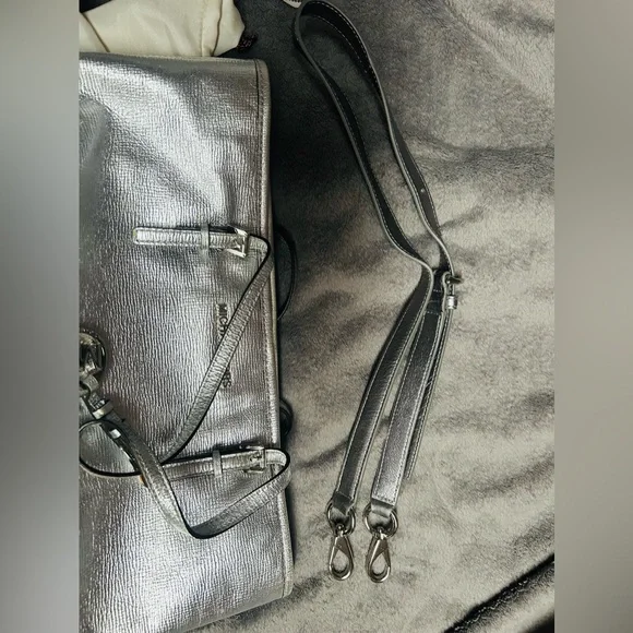 Authentic Michael Kors purse with wallet - Picture 13 of 14